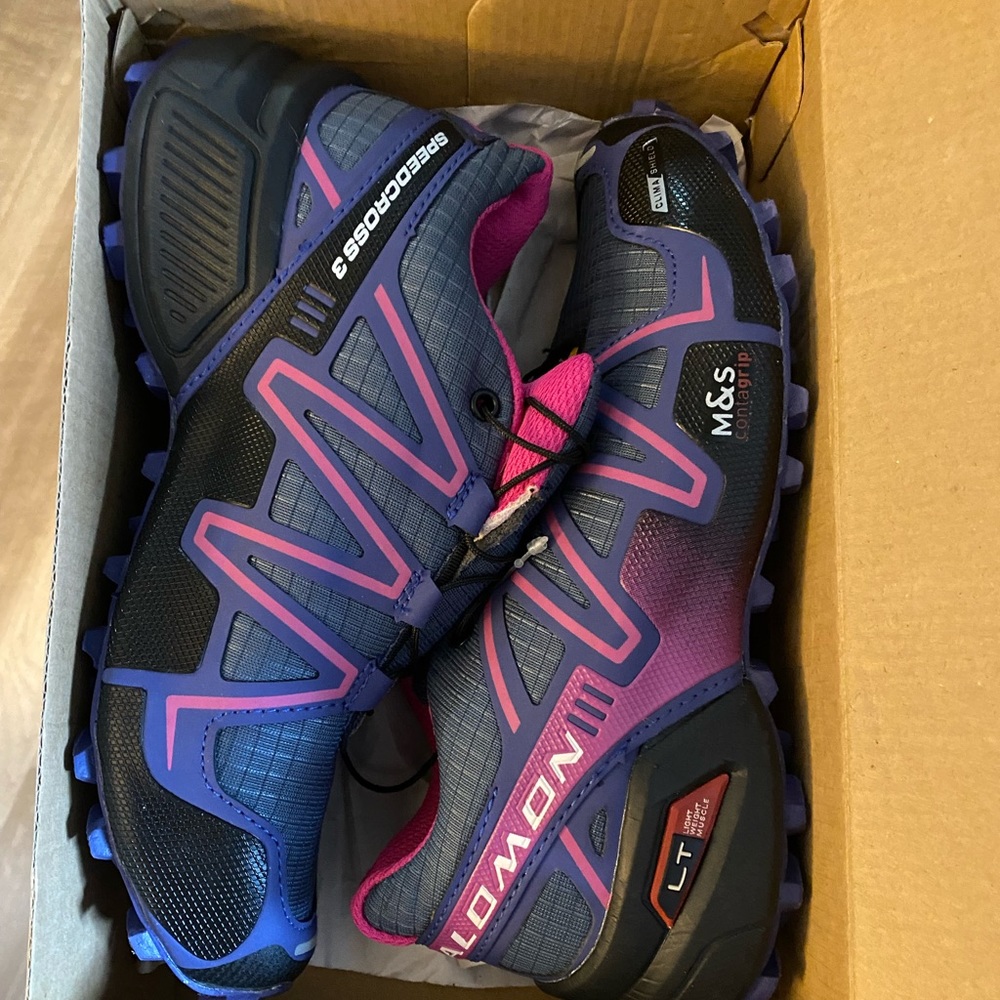 Salomon Speedcross 3 size 6 Brand new never worn